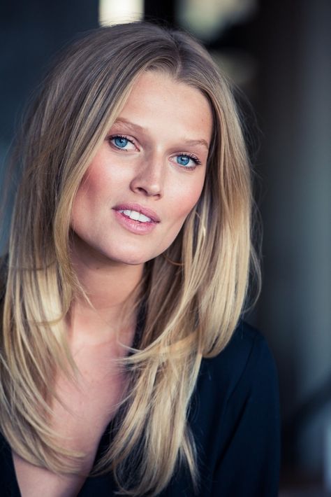 Toni Garrn, Most Beautiful Eyes, 2015 Hairstyles, Natural Blondes, Long Blonde, Victoria Secret Fashion Show, Long Blonde Hair, Light Summer, Great Hair