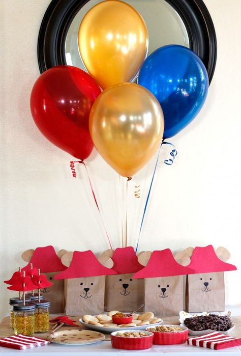 Paddington Bear Birthday Party: Adorable Paddington gift bags and balloons. Simple, easy party decor! Don't forget to watch the Paddington movie on January 16, 2015! Thanks for sharing these creative ideas, @makeandtakes! Paddington Bear Birthday Party Ideas, Paddington Bear 2nd Birthday Party, Paddington Party Decorations, Paddington Bear Themed Party, Paddington 1st Birthday, Paddington Decorations, Paddington First Birthday, Paddington Bear 1st Birthday Party, Paddington Theme Party