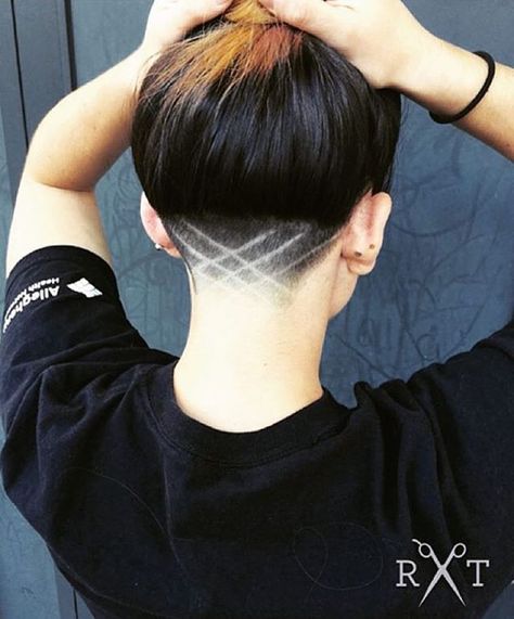 Sweet Cut Thanks @samantha_roshel #GirlsWithShavedHeads #ShornNape… Shornnape Undercut, Undercut Hair Designs, Undercut Hairstyles Women, Undercut Long Hair, Undercut Designs, Shaved Hair Designs, Back Of Head, Shaved Undercut, Haircut Designs