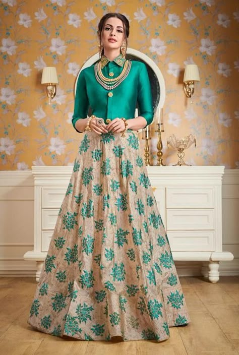 Buy Best Wedding Lehenga Choli Online Shopping Sale 2020 Trending Lehenga From Siya Fashion Teal Green Printed Skirt With Top & Cape #tealgreen #lehengacholi Trending Lehenga, Skirt With Top, Long Skirt Top Designs, Silk Gowns, Long Skirt And Top, Long Blouse Designs, Indian Skirt, Icon Fashion, Long Gown Design