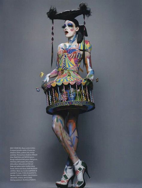 Crazy dress Circus Fashion, Dark Circus, Toy Animals, Manish Arora, Circus Costume, Night Circus, Circus Theme, Vintage Circus, Cabaret