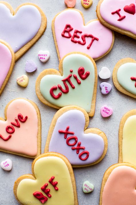 Recipes Treats, Heart Sugar Cookies, Halloween Sugar Cookies Decorated, Chocolate Valentine, Valentine Cookies Decorated, Valentines Day Sugar Cookies, Valentines Recipes Desserts, Halloween Cookie Recipes, Heart Sugar Cookie