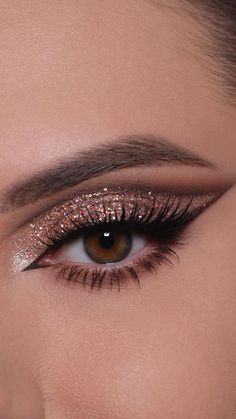 Gold Makeup For Wedding, Neutral Sparkle Eye Makeup, Rose Gold Glitter Eye Makeup, Smokey Rose Gold Makeup, Winter Formal Makeup For Green Eyes, Golden Eye Look, Wedding Makeup With Glitter, Neutral Glitter Makeup, Light Evening Makeup