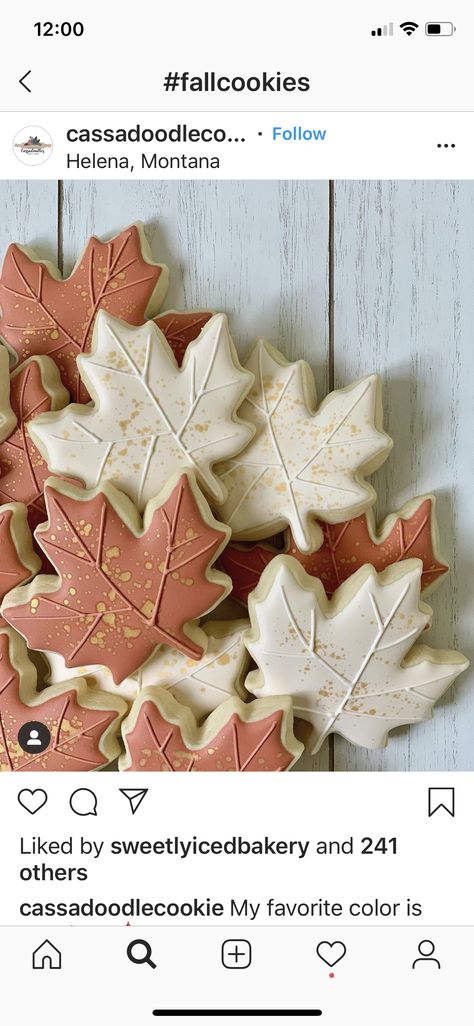 Thanksgiving Cookies Decorated, Fall Decorated Cookies, Maple Leaf Cookies, Acorn Cookies, Holiday Sugar Cookies, Flooding Cookies, Royal Iced Cookies, Halloween Sugar Cookies, Leaf Cookies