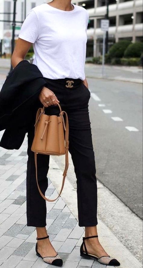 Work Street Style Summer, Black Racerback Dress Outfit, Chic Summer Office Outfits, Women's Resort Wear, Stylist Outfit For Women, Parisian Street Style 2023, Effortlessly Chic Outfits Minimal Classic, Simple Chic Outfits Minimal Classic, Autumn Minimal Outfit