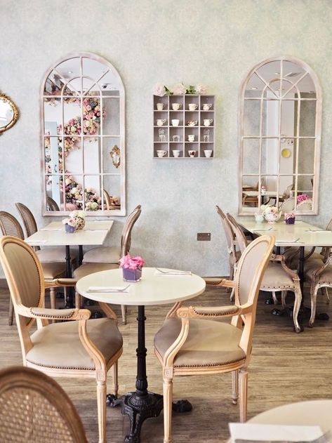 French Cafe Decor, Tea Room Interior, Shabby Chic Cafe, Art Deco Style Interior, Bakery Design Interior, Bakery Decor, Style Salon, Coffee Shops Interior, French Cafe