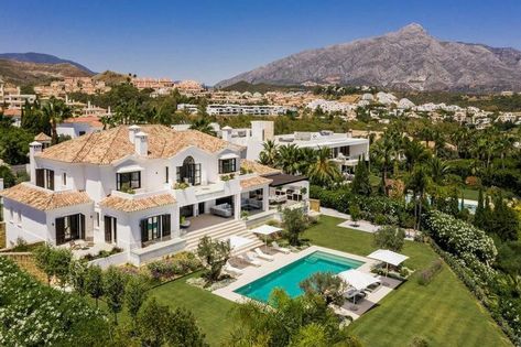 Nueva Andalucia Villa In Marbella, Andalusia, Spain For Sale (11461586) Pakistani Home, Marbella Villas, Spain House, Large Open Plan Kitchens, Painting Walls, Marbella Spain, Pinterest Home, Home Decoration Ideas, Beautiful Pools