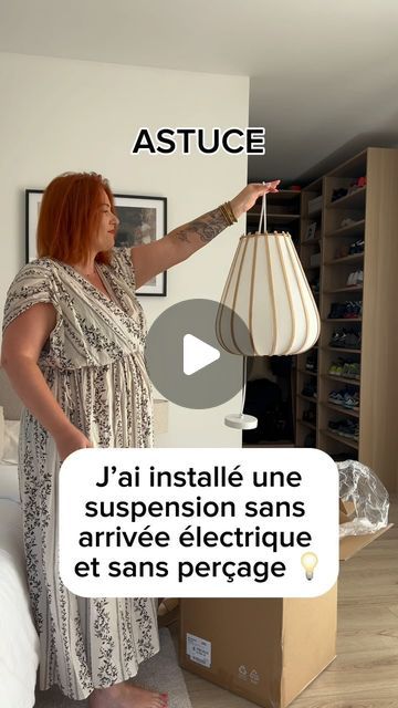 🌸 Julie _ Interior 💕 on Instagram: "Diy Astuce suspension sans perçage et sans électricité 💡

Je rêvais de cette magnifique suspension Salma de chez @westwingfr depuis des mois et je savais exactement où je voulais la mettre. 

Mais problème, je n’avais pas d’arrivée électrique à cet endroit et mon mari ne voulait absolument pas percer le plafond pour en installer une ! 
J’avais vu passer cette astuce chez @staybyalec et j’ai enfin décidé de la tester 😍
Et ça fonctionne super bien ! 
Ce système d’ampoule rechargeable est vraiment trop pratique aussi avec un variateur d’intensité et on peut même choisir entre blanc chaud, froid ou neutre, j’adore ! 
Donc si tu es comme moi et que tu n’as pas la possibilité d’installer de suspension à l’endroit que tu veux, ce DIY est fait pour toi 🙌🏻 Diy Lustre, Canon, Interior Design