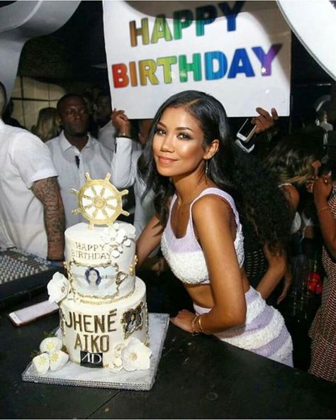 Jhené Aiko Jhene Aiko Birthday, Aiko Jhene, Big Sean And Jhene, Jhené Aiko, Best Celebrity Halloween Costumes, Swag Couples, Celebrity Halloween Costumes, Jhene Aiko, Kehlani