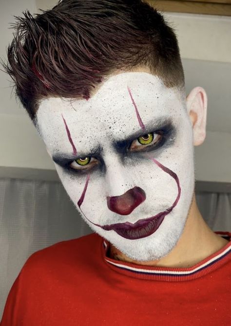 Pennywise Makeup Man, Men Halloween Makeup Ideas, Penny Wise Makeup Boy, Easy Boy Halloween Makeup, Mens Face Paint Halloween, Holloween Makeup Men, Clown Makeup Halloween Men, It Face Paint Clown, Halloween Makeup Ideas For Boys