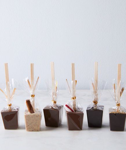 Fall Hot Chocolate, Hot Chocolate On A Stick, Holiday Hot Chocolate, Salted Caramel Hot Chocolate, Hostess Gifts Thanksgiving, Thanksgiving Hostess, Chocolate Sticks, French Chocolate, Spiced Apple Cider