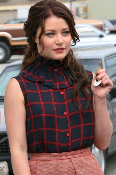 Exact hair color I want!!! Belle French, Belle Outfit, Emilie De Ravin, Checkered Blouse, Time Pictures, Red Checkered, Emma Swan, Ruffled Collar, Outfit Details