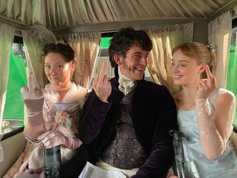 Phoebe Dynevor, Jonathan Bailey, Period Clothing, Julia Quinn, Queen Charlotte, Lorde, Scene Photo, Period Dramas, Film Serie