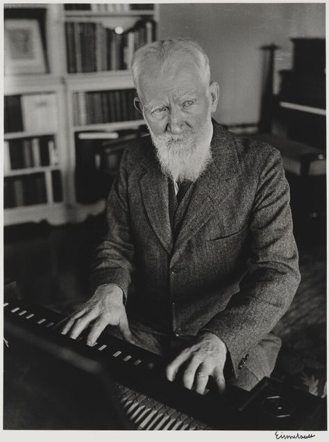 1930s Clothing, Alfred Eisenstaedt, George Bernard Shaw, Bernard Shaw, National Portrait Gallery, Life Pictures, Portrait Gallery, Picture Collection, Crazy Horse