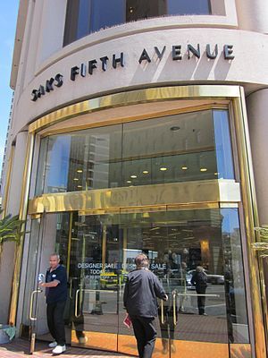 Saks Fifth Avenue Aesthetic, Saks Fifth Avenue Store, New York Shopping, Union Square San Francisco, Nyc Lifestyle, Panama Travel, Nyc Girl, Nyc Life, Nyc Shopping