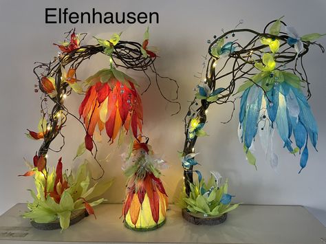 Crepe Paper Flower Lamp, Nature Bedroom Ideas, Faery Art, Plastic Bottle Art, Flower Lamp, Diy Lanterns, Fairy Lamp, Plastic Bottle Crafts, Lantern Lamp