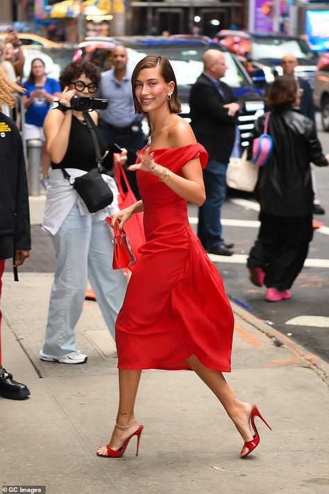 Scruffy Beard, Hailey Bieber Style, Hailey Baldwin Style, Red Satin Dress, Heels Outfits, Red Dress Outfit, Summer Linen Dresses, Red High Heels, August 28