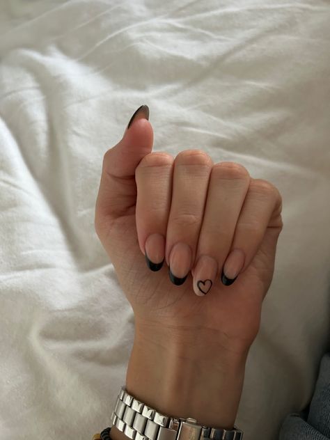 Black Tip Nails With Heart Design, Almond French Tip Nails With Heart Design, Almond Nails Designs School, Black French Tip Nails With Pink Hearts, Black French Tip Nails Almond With Heart, Oval French Tip Nails With Heart, Nail French Tip With Heart, Oval Shaped Black Nails, Short Nail Designs Almond Shape French Tip