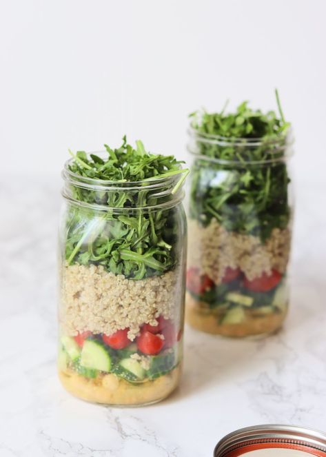 Vegan Mason Jar Meals, Quinoa Mason Jar Salad, Easy Weekday Lunches, Lemon Chickpea, Mason Jar Meal Prep, Chickpea Quinoa, Weekday Lunches, Mason Jar Salads, Salad Jar Recipe