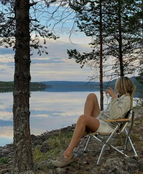 Summer Camping Photoshoot, Canadian Summer, Camping Vibes, Camping Aesthetic, Bad Life, Foto Poses, Granola Girl, Birthday Pictures, Lake Life