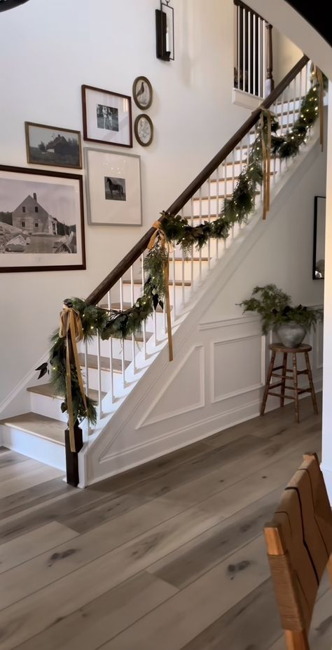 Stairway Garland, Stair Newel Post, Christmas Stairs, Christmas Staircase, Christmas Garlands, Staircase Decor, Stair Decor, Christmas Inspo, Christmas House