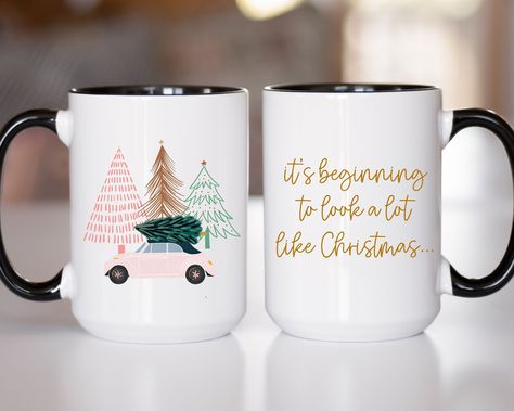 Cricut Coffee Mug Ideas Christmas Gifts, Christmas Mug Svg, Cute Christmas Mug, Sharpie Mugs, Diy Sharpie Mug, Tree Mug, Christmas Crafts To Sell, Diy Sharpie, Christmas Cup