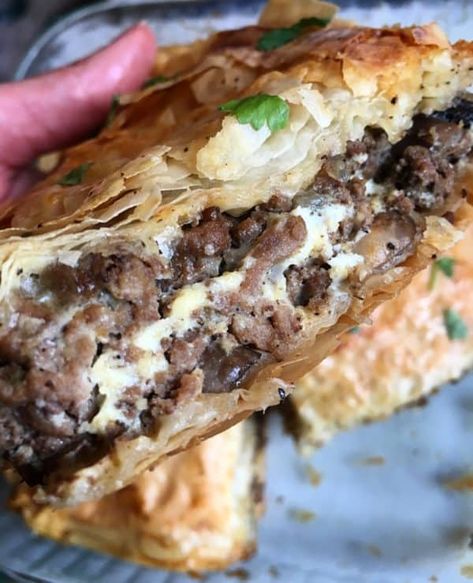 Phyllo Dough Recipes Dinner, Phyllo Meat Pie, Egyptian Goulash, Turkish Meatballs, Egyptian Recipes, Phyllo Dough Recipes, Phyllo Recipes, Lebanese Food, Meat Pies