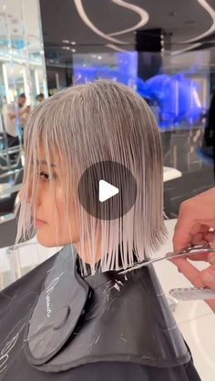 #hairstyleinspiration #hairtrends #hairgoals #hairstyleideas #hairinspo #hairtutorial #hairtransformation #hairdo #hairfashion #hairlove Gray Choppy Bob Hairstyles, Silver Hair Bob Haircut, Natural Grey Hair Styles, Mounir Hair Color, Chin Bob Haircut, Short Gray Hair Over 50, Gray Hair Bob, Silver Hair Bob, 2 Tone Hair Color