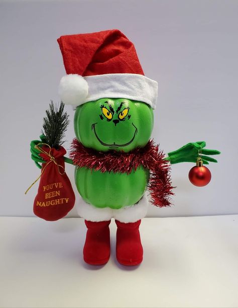 Grinch Centerpiece, Grinch Pumpkin, Diy Grinch, Christmas Table Decorations Diy, Grinch Crafts, Grinch Decorations, Grinch Christmas Party, Fall Pumpkin Crafts, Grinch Christmas Tree