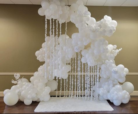 Birthday Decorations White And Silver, Balloon Clouds Diy, On Cloud 9 Engagement Party, Cloud Backdrop, Moon Baby Shower Theme, Gender Reveal Baby Shower Themes, White Party Decorations, Bridal Shower Balloons, Diy Clouds