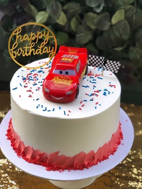 Cake Mcqueen, Car Cakes For Boys, Cars Cake Design, Disney Cars Cake, Cars Theme Cake, Cake Designs For Boy, Bolo Red Velvet, Baby Boy Birthday Cake, Cars Birthday Cake