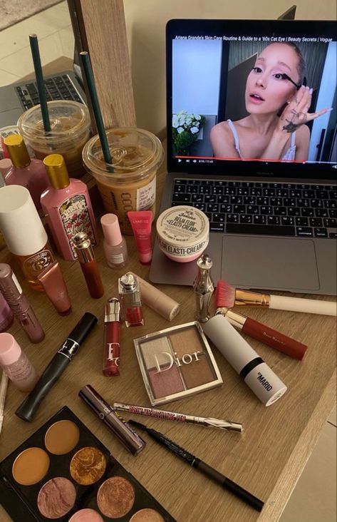 Face Palette, Vogue Beauty, Makeup Obsession, Med School, Makeup Items, روتين العناية بالبشرة, Makati, Makeup Essentials, Just Girl Things