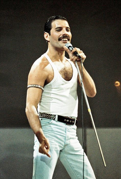 Freddie Mercury | New Music And Songs | Freddie Mercury, On Stage, A Man, Singing, Queen, White