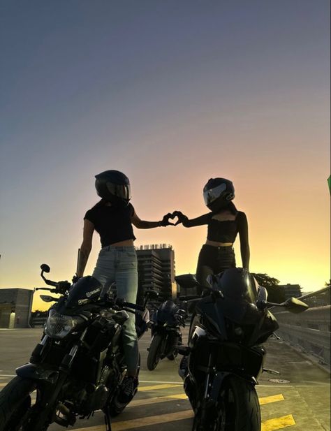 Biker Boy, Motorcycle Guy, Biker Couple, Motorcycle Couple, Motocross Love, Image Moto, Bike Motor, Bike Aesthetic, Motorcycle Aesthetic