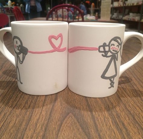 Pottery Painting Best Friends, Couple Mugs Aesthetic, Couples Pottery Ideas, Love Pottery Painting Ideas, Pottery Painting With Boyfriend, Pottery Painting Date Ideas, Couple Pottery Ideas, Matching Mugs Aesthetic, Color Me Mine Couple Ideas