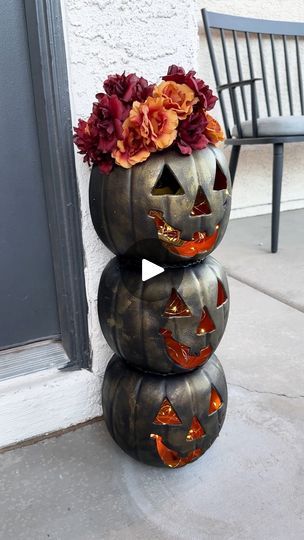 Mark Mothersbaugh, Craft Pumpkins, Pumpkin Stack, Pumpkin Pail, Halloween Crafting, Easy Halloween Decorations, Halloween Countdown, Halloween 3, Halloween Everyday