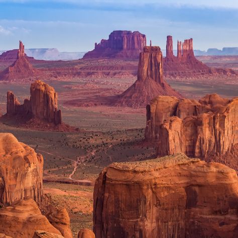 Monument Valley: Things To Know Before Visiting | TravelAwaits Monument Valley Arizona, Arizona Landscape, Wilde Westen, Western Landscape, Giant Tree, Last Ride, Rock Formations, Desert Landscaping, Old West