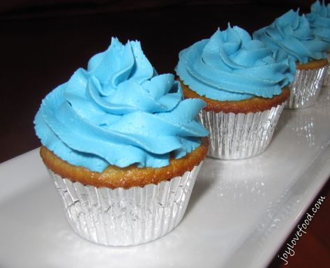 Cupcakes With Blue Frosting, Fluffy Vanilla Cupcakes, Emoji Cookies, Fluffy Buttercream Frosting, Cupcakes With Buttercream Frosting, Cupcakes With Buttercream, Buttercream Frosting For Cupcakes, Blue Frosting, Natural Food Coloring