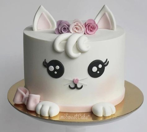 Kitten Cake, Birthday Cake For Cat, Kitten Birthday, Animal Cakes, Creative Birthday Cakes, Baby Birthday Cakes, Cat Cake, Cute Birthday Cakes, Cake Designs Birthday