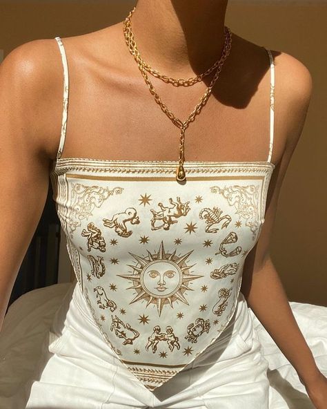 The 7 Biggest Summer Fashion Trends on Instagram | Who What Wear Söpö Kissa, Bandana Top, 여름 스타일, Populaire Outfits, Kleidung Diy, Stil Inspiration, Ropa Diy, Summer Fashion Trends, Mode Inspo