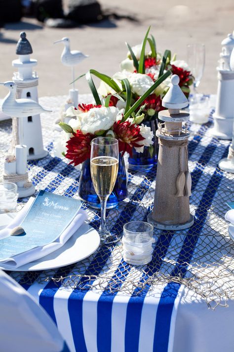 Beach Dinner Parties, Deco Marine, Nautical Themed Party, Seaside Theme, Beach Dinner, Beach Table, Yosemite Wedding, Nautical Party, Seaside Wedding