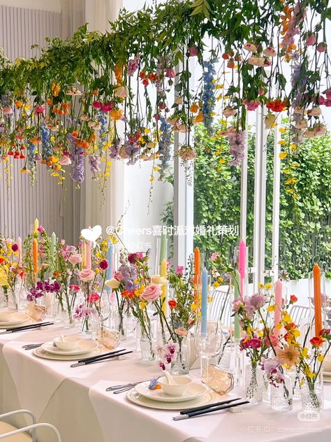 Spring Floral Theme Party, Flower From Ceiling, Shein Wedding Decor, Enchanted Forest Bridal Shower Ideas, Diy Wedding Chandelier, Wildflower Table Setting, Whimsical Wedding Centerpiece, Table Set Up For Wedding, Indoor Spring Wedding