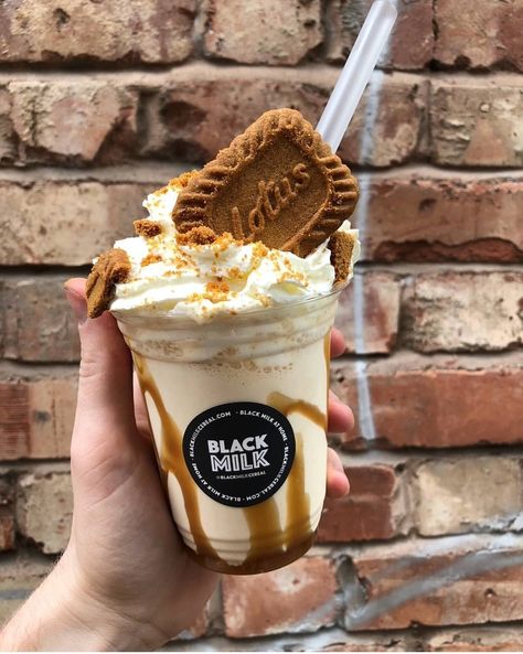 Milkshake Takeaway Packaging, Lotus Milkshake, Milkshake Takeaway, Biscoff Milkshake, Milkshake Food Truck, Lotus Biscoff Milkshake, Cookies And Cream Milkshake Aesthetic, Milkshake Flavours, Fast Desserts