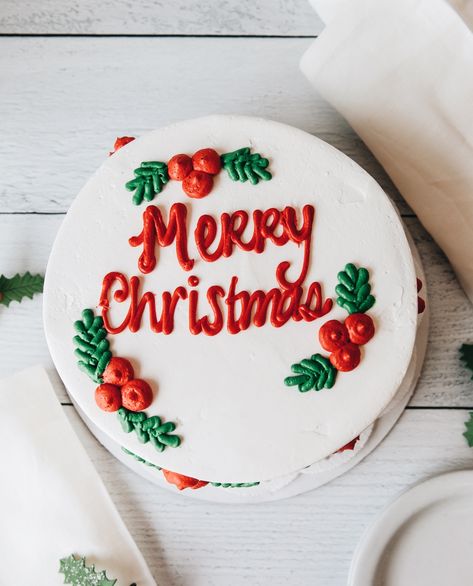 Wishing you all a very Merry Christmas from everyone at Lark! Crismas Cakes Ideas Easy, Cake Decorating Ideas Christmas, Christmas Cake Decorating Ideas, Homemade Christmas Cake, Christmas Cake Decorating, Merry Christmas Cake, Easy Christmas Cake Recipe, Decorating Ideas Christmas, Christmas Cakes Easy