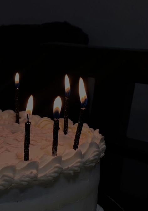 Dark Birthday Cake Aesthetic, Aesthetic Birthday Cake Pictures, Happy Birthday Dark Aesthetic, 19th Birthday Cake For Her, Birthday Aesthetic Dark, Birthday Cake Dark Aesthetic, Birthday Dark Aesthetic, Black Aesthetic Birthday, Black Birthday Aesthetic