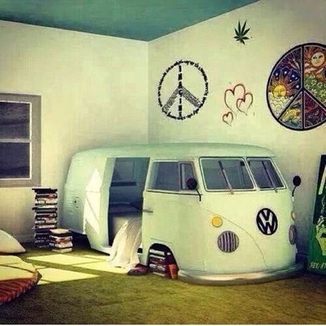 Vw Camper, Hippy Bedroom, Vw Camper Van, Combi Volkswagen, Hippy Room, Peace Signs, Teenage Bedroom, Awesome Bedrooms, Teen Room