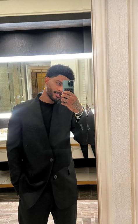 Black Boys Haircuts Fade, Bryson Tiller Wallpaper, Black Boys Haircuts, Masc Women, Cute Guy Pics, Bryson Tiller, Black Men Fashion Swag, Black Femininity, Mens Haircuts Fade