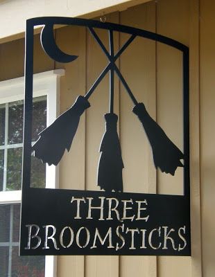 Amongst The Oaks: Three Broomsticks Harry Potter Halloween Party, Three Broomsticks, Theme Harry Potter, Harry Potter Halloween, Pub Signs, Harry Potter Theme, Harry Potter Birthday, Harry Potter Love, Wizarding World Of Harry Potter