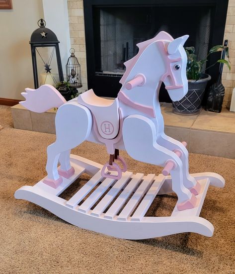 Wooden Rocking Horse Plans, Rocking Horse Diy, Diy Wooden Toys Plans, Rocking Horse Plans, Baby Rocking Horse, Wood Rocking Horse, Rocking Horse Toy, Wooden Toys Design, Rocking Toy