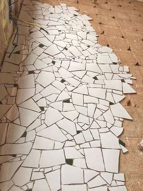 Splash Back Ideas, Broken Tile Mosaic, Mosaic Bathroom Floor, Houses Country, Mosaic Patio Table, Mosaic Walkway, Pattern Bathroom, Mosaic Tile Designs, Mosaic Bathroom